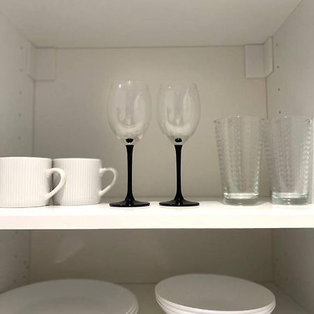 Apartment Solidarnosci, Metro, Wi-Fi, Tv, Youtube - By Hik Apartments Warsaw Luaran gambar