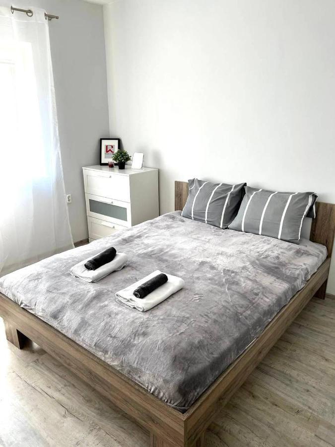 Apartment Solidarnosci, Metro, Wi-Fi, Tv, Youtube - By Hik Apartments Warsaw Luaran gambar